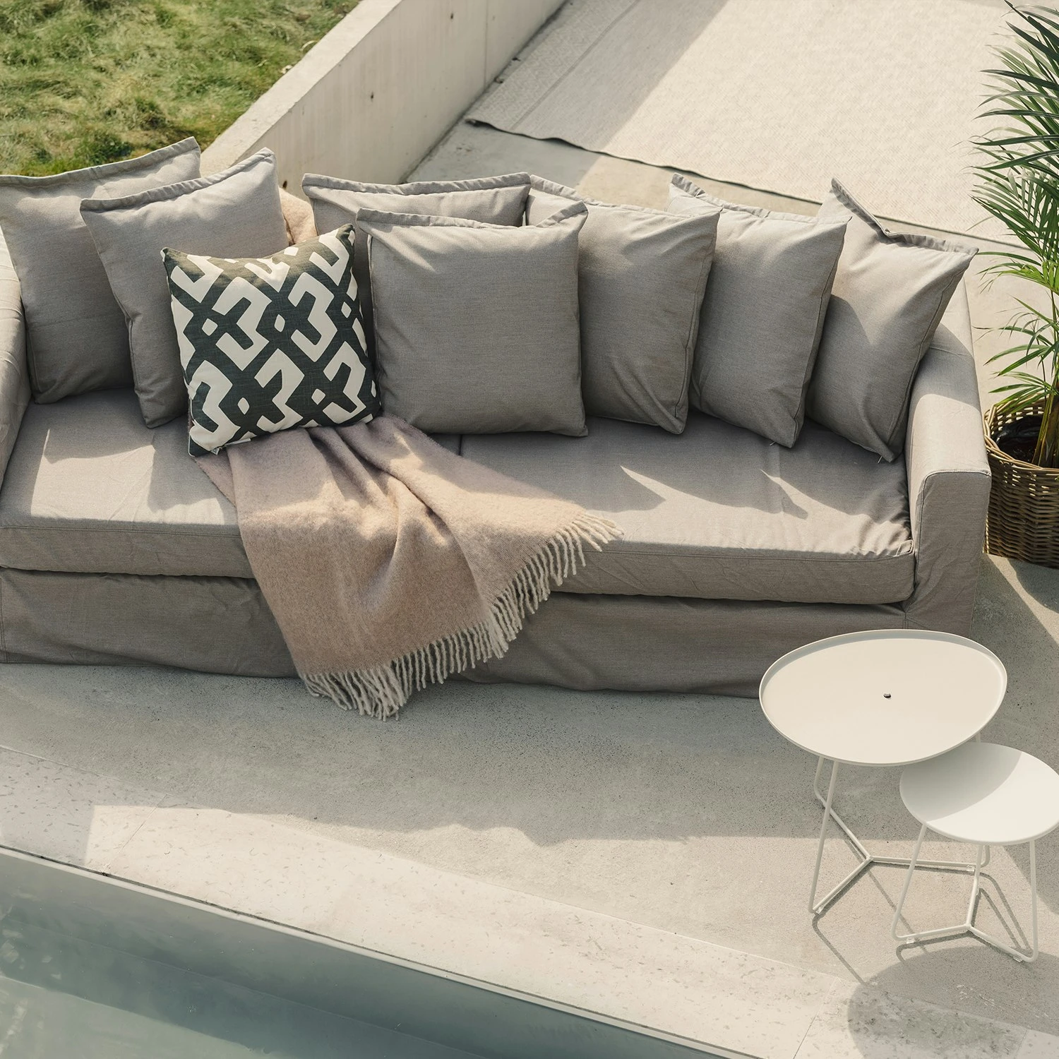Le Grand Air 3-Seater Sofa Outdoor Sunbrella, Taupe 2 Le Grand Air 3-Seater Sofa Outdoor Sunbrella, Taupe - Image 2