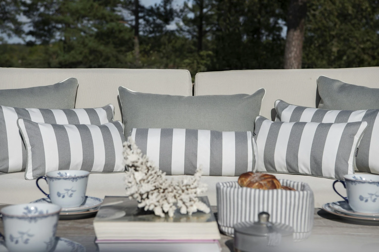Wide Stripe Cushion 17x45 Cm, Grey 4 Wide Stripe Cushion 17x45 Cm, Grey - Image 4