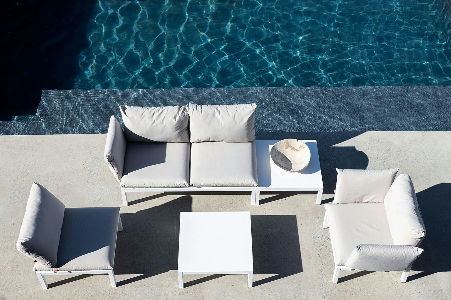 FIAM Domino Coffee Table 70x70 Cm, White 3 FIAM Domino Coffee Table 70x70 Cm, White - Image 3