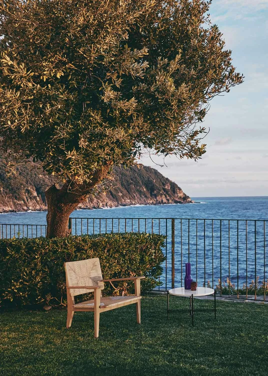 Gubi F-Chair Outdoor Lounge Chair Teak 5 Gubi F-Chair Outdoor Lounge Chair Teak - Image 5