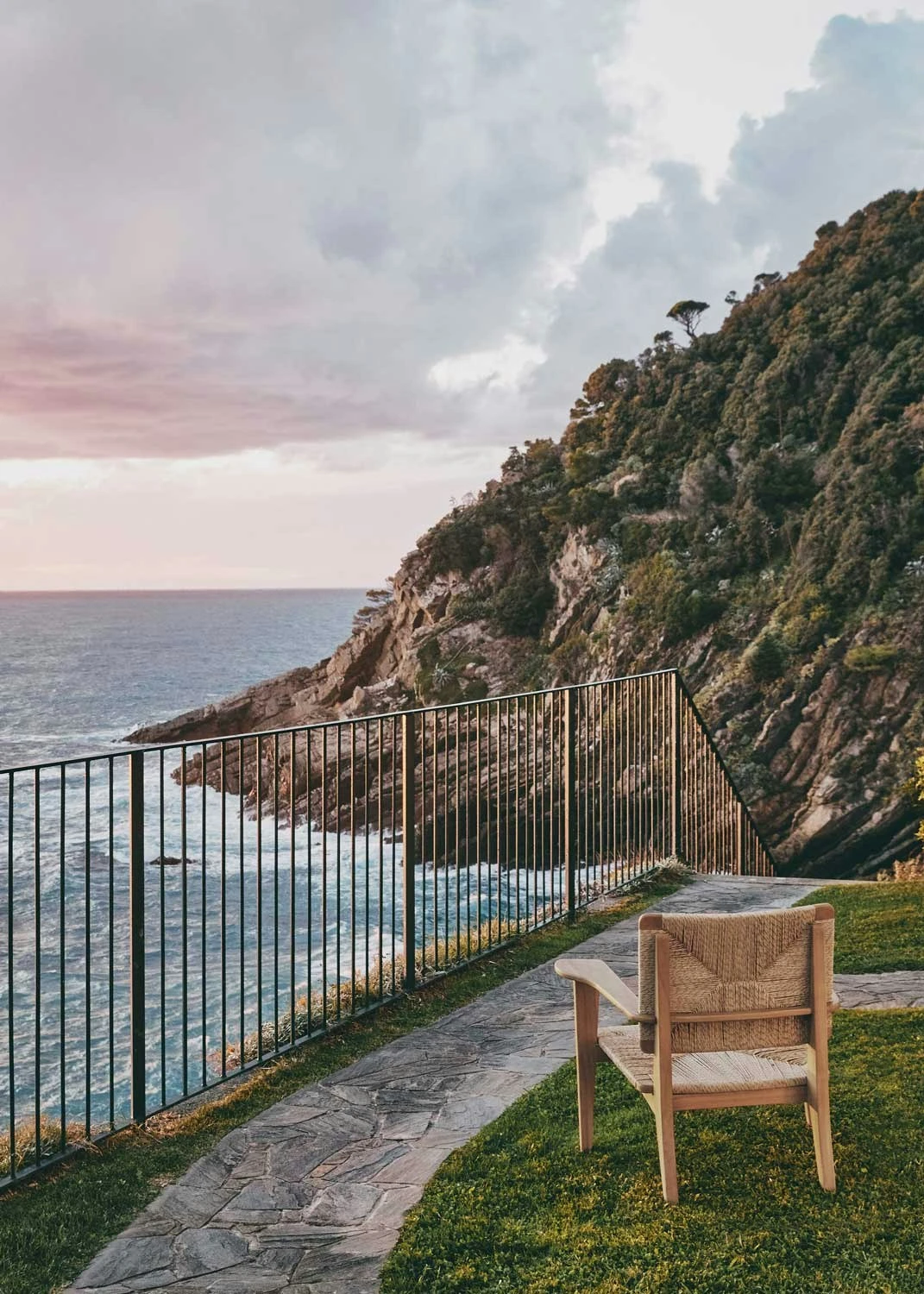 Gubi F-Chair Outdoor Lounge Chair Teak 6 Gubi F-Chair Outdoor Lounge Chair Teak - Image 6