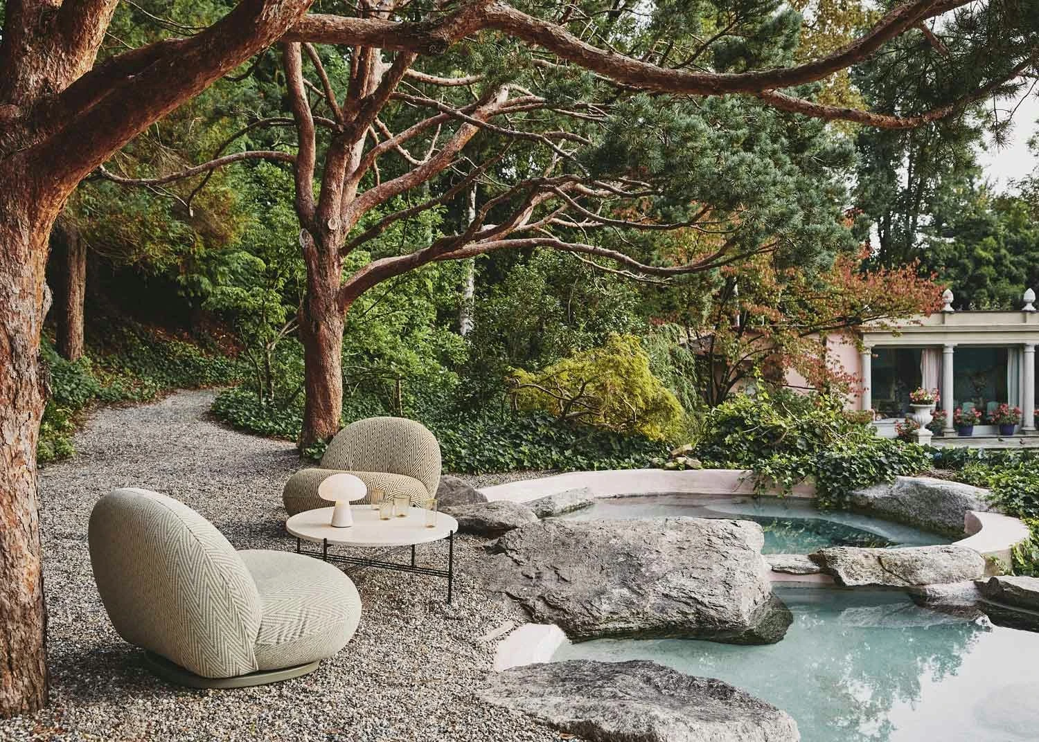 Gubi TS Outdoor Coffee Table Ø80x35 Cm, Black/White Travertine 3 Gubi TS Outdoor Coffee Table Ø80x35 Cm, Black/White Travertine - Image 3