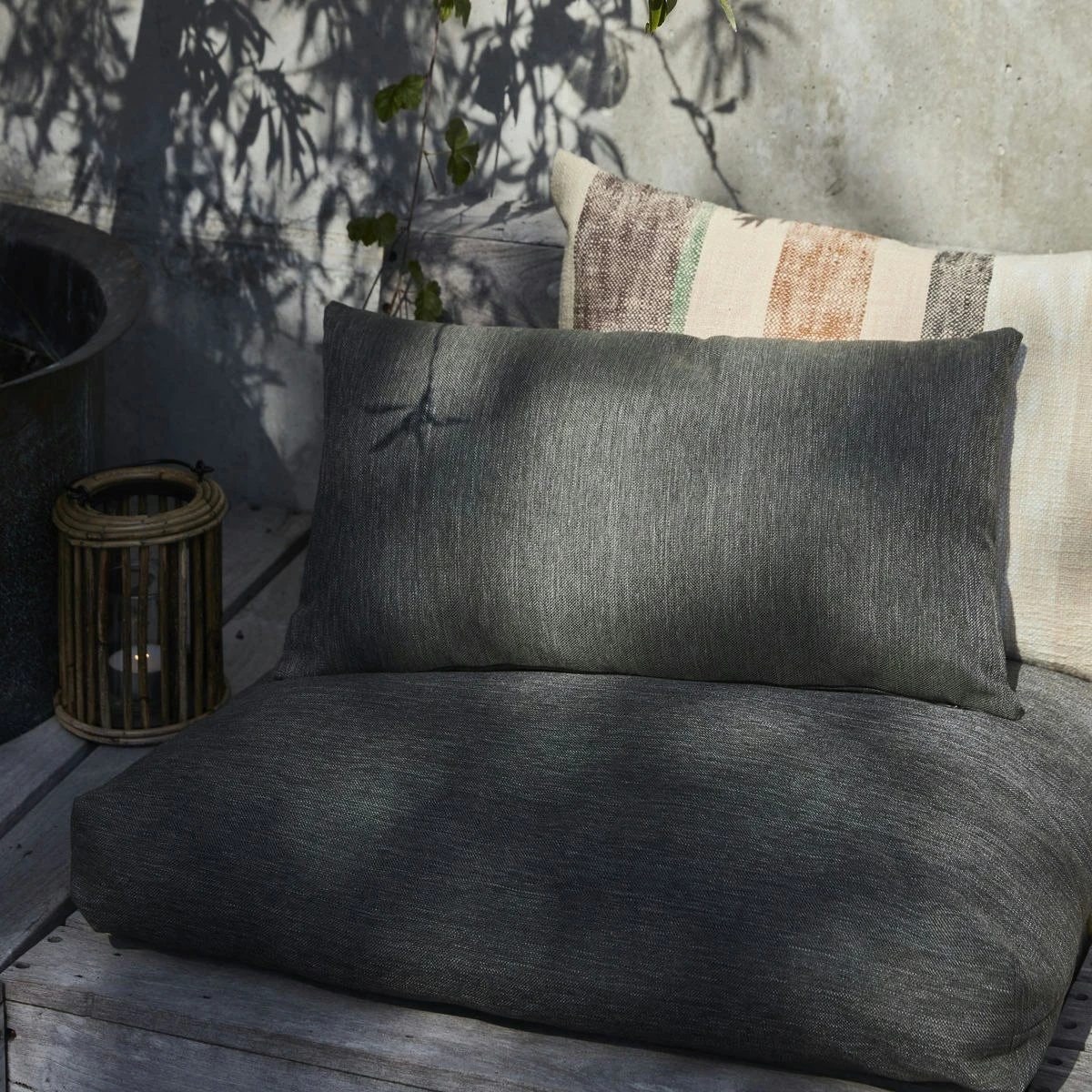 House Doctor Fine Cushion Water Repellent Army Green, 30x60 Cm 2 House Doctor Fine Cushion Water Repellent Army Green, 30x60 Cm - Image 2